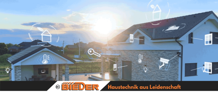 Ein modernes Haus mit einem überdachten Bereich, umgeben von grüner Landschaft und symbolischen Icons für Haustechnik.